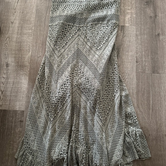 Gorgeous skirt. - Picture 1 of 11